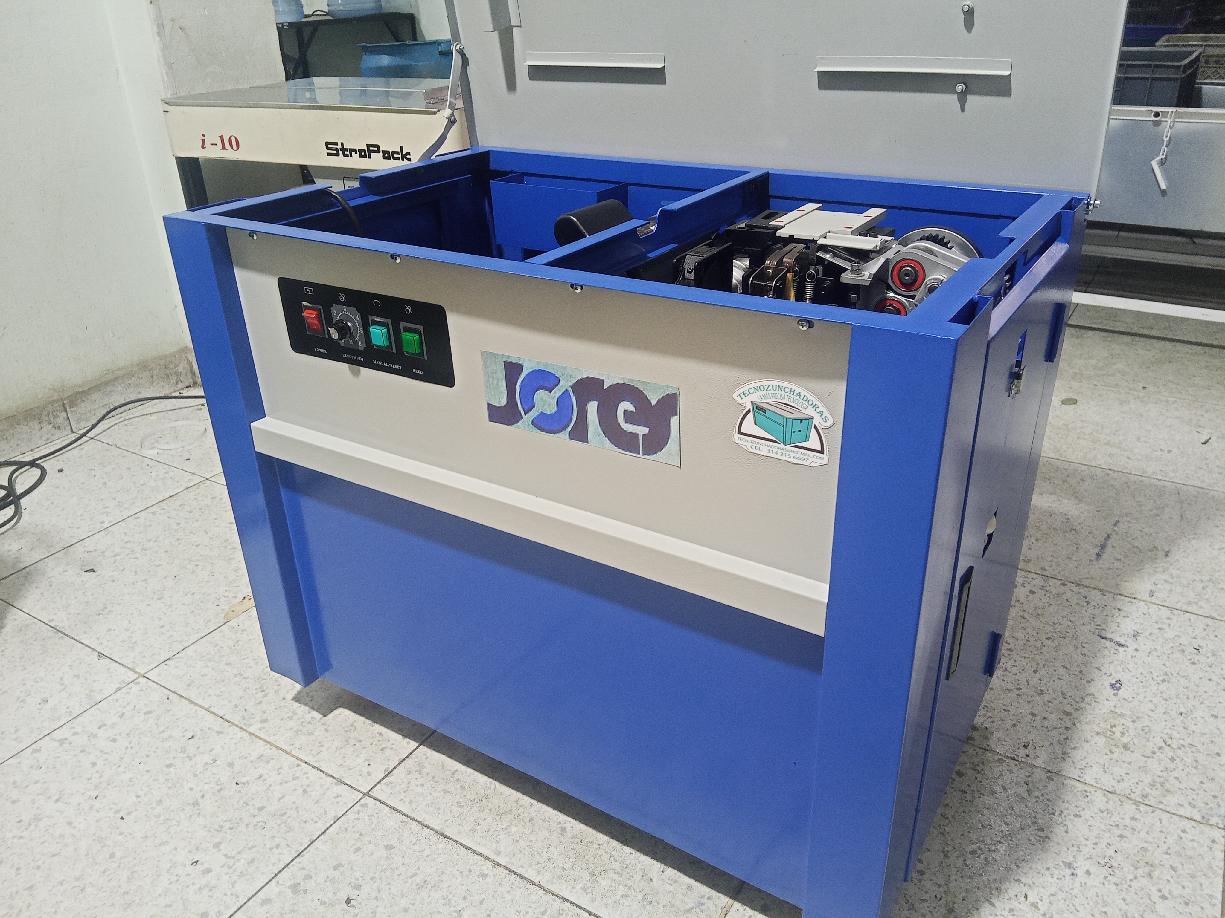 Mantenimiento de zunchadora industrial en taller